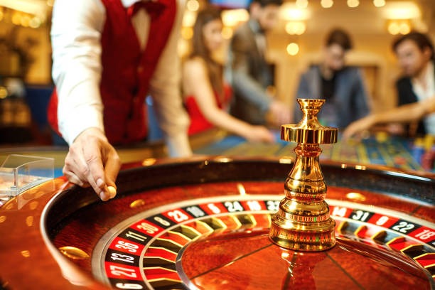 Live casino table with multiple players and dealer